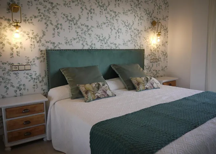 Chalet: Villa Rochas Playa De Montalvo