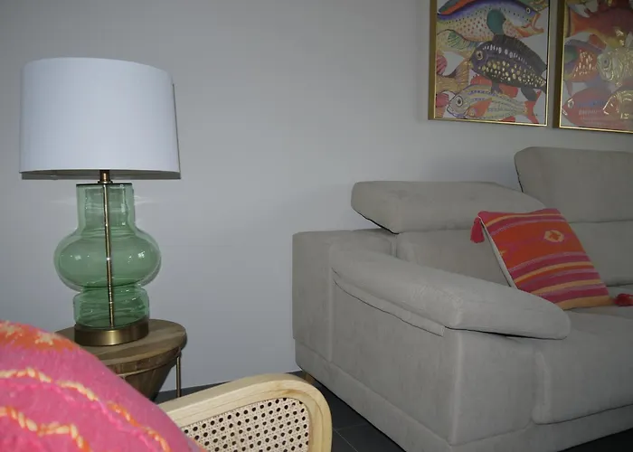 Chalet: Villa Rochas Playa De Montalvo